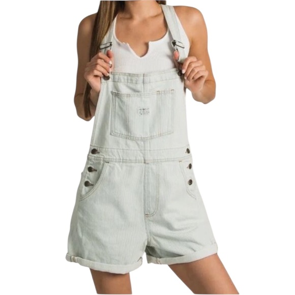 Levi's Pants - Levi’s NWT vintage light wash denim shorts overalls